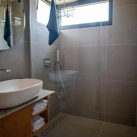 Sarah Villa Vantacici