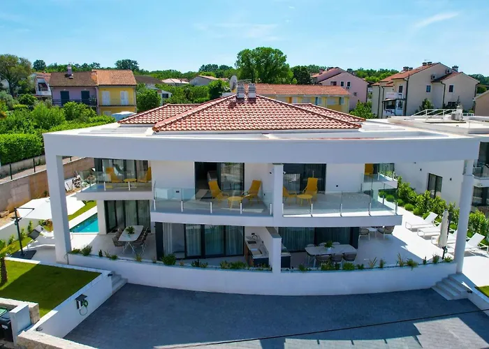 Villa Sarah Vantačići